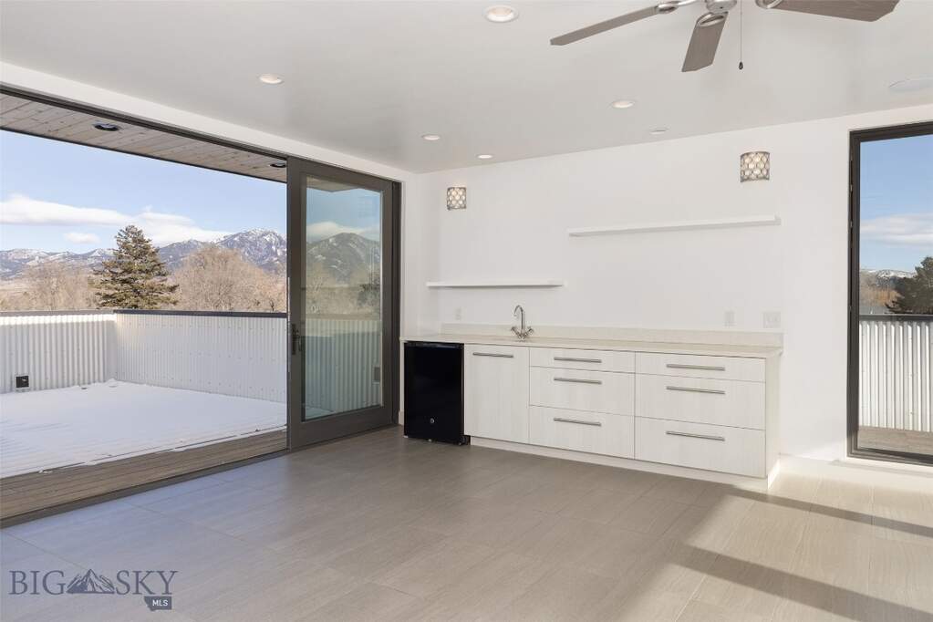 4 Bedroom Villa/Townhouse's Image 35