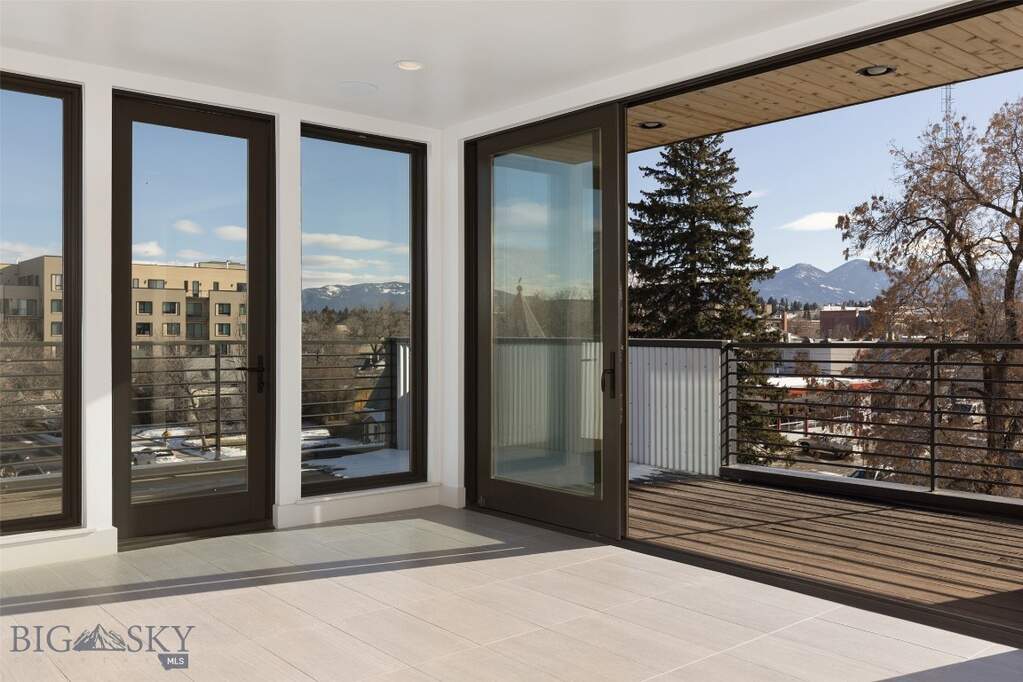 4 Bedroom Villa/Townhouse's Image 37