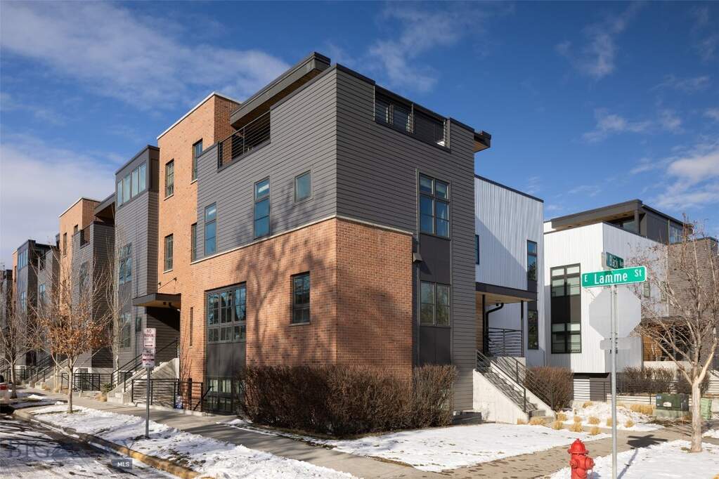 4 Bedroom Villa/Townhouse's Image 46