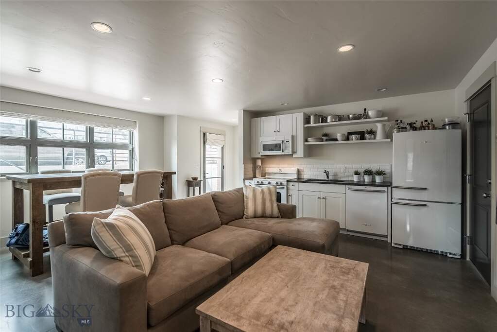 4 Bedroom Villa/Townhouse's Image 52