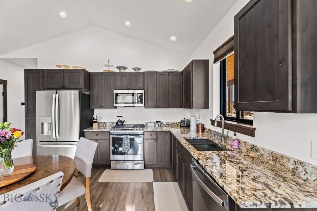 3 Bedroom Single Family Home/House's Image 7