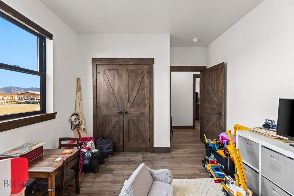 3 Bedroom Single Family Home/House's Image 24