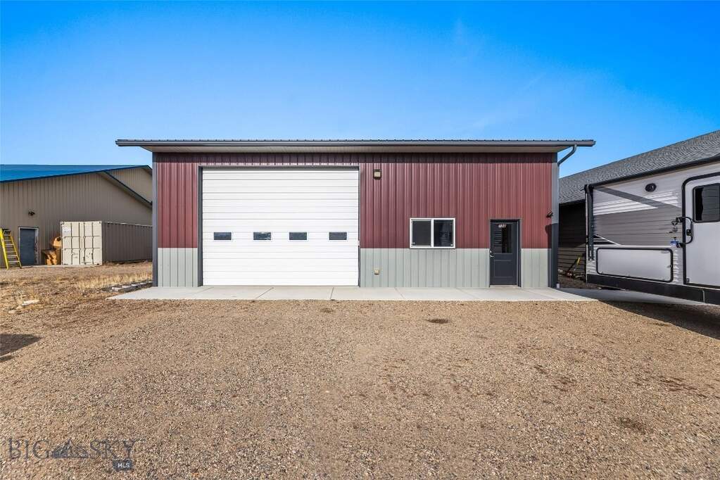 3 Bedroom Single Family Home/House's Image 25