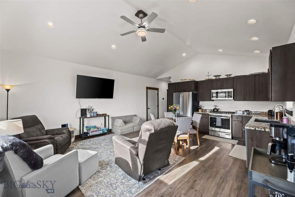 3 Bedroom Single Family Home/House's Image 4