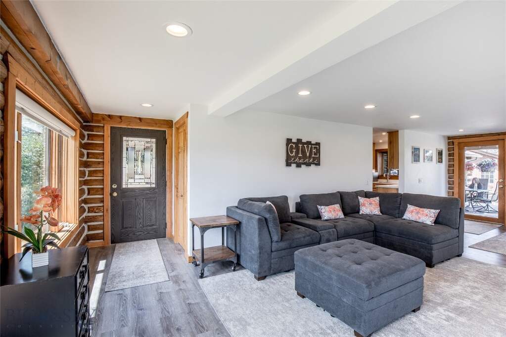 4 Bedroom Single Family Home/House's Image 7