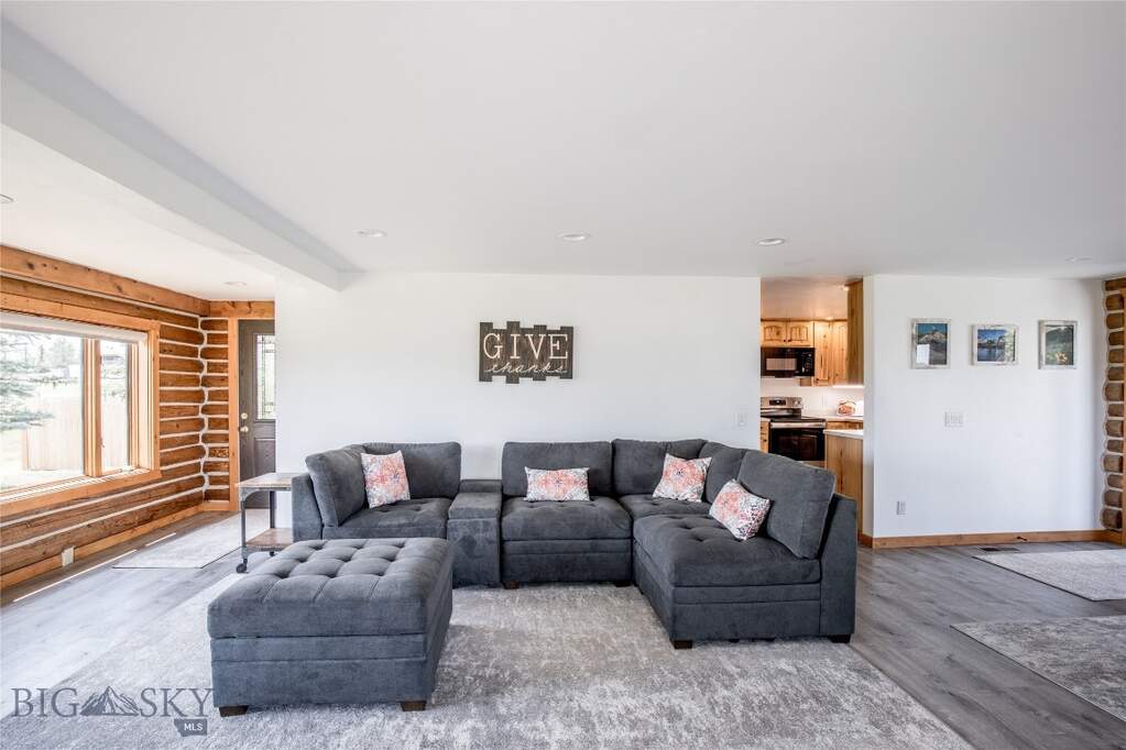 4 Bedroom Single Family Home/House's Image 10