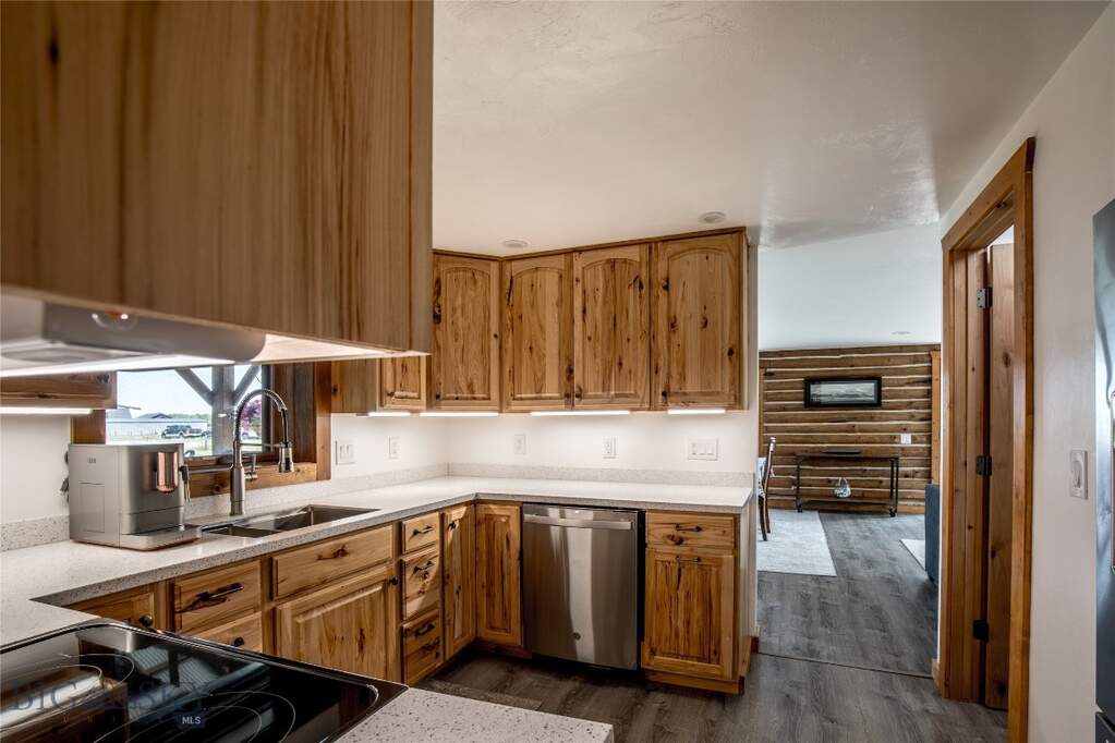 4 Bedroom Single Family Home/House's Image 14