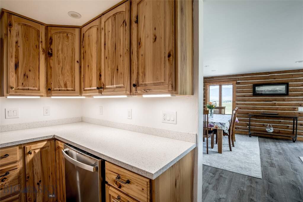 4 Bedroom Single Family Home/House's Image 16