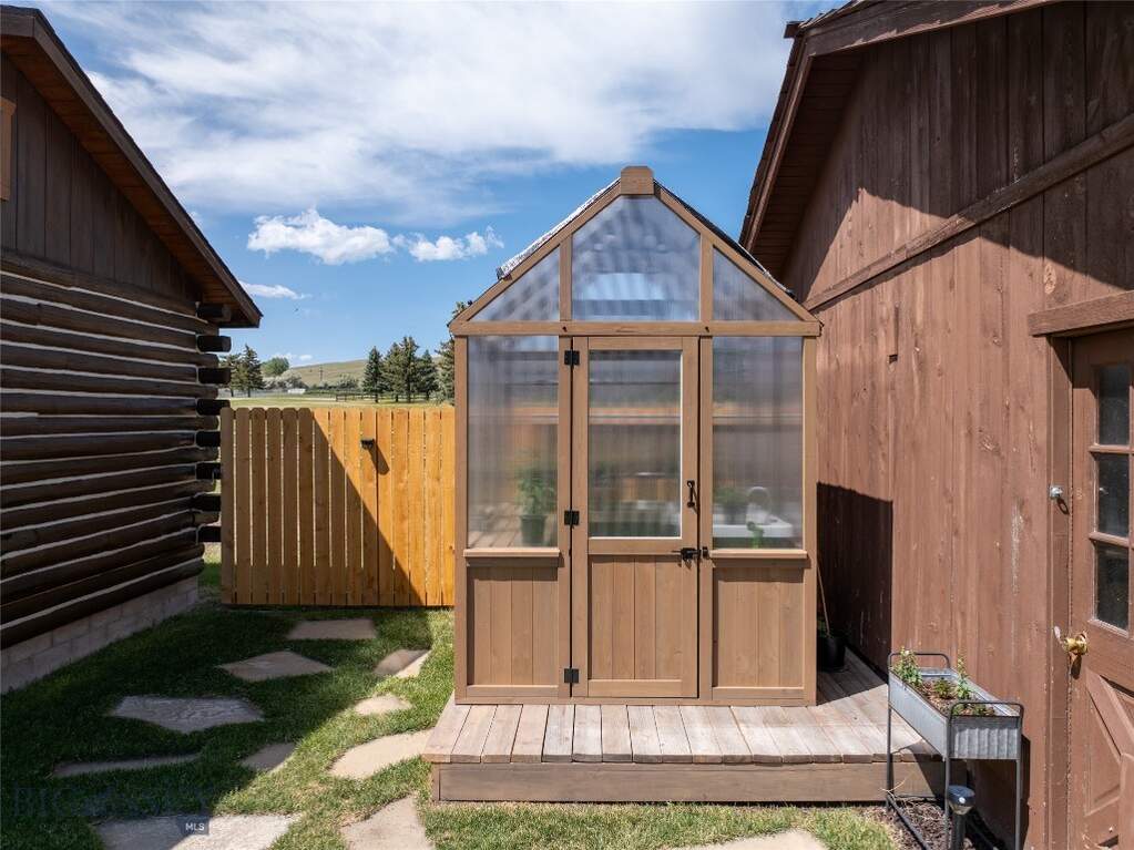 4 Bedroom Single Family Home/House's Image 40