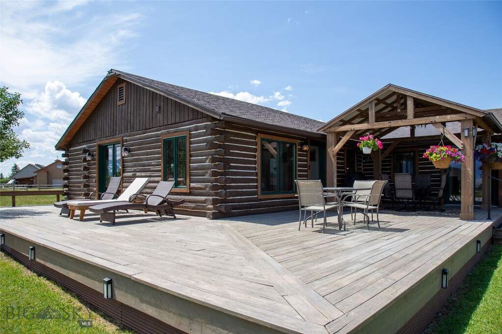 4 Bedroom Single Family Home/House's Image 3