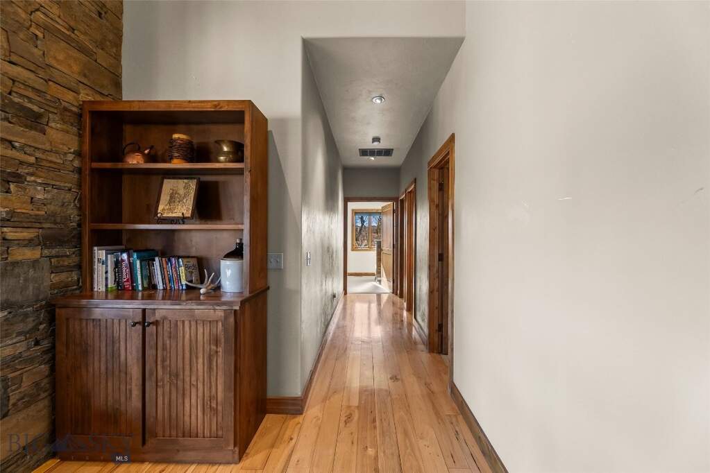 3 Bedroom Single Family Home/House's Image 44