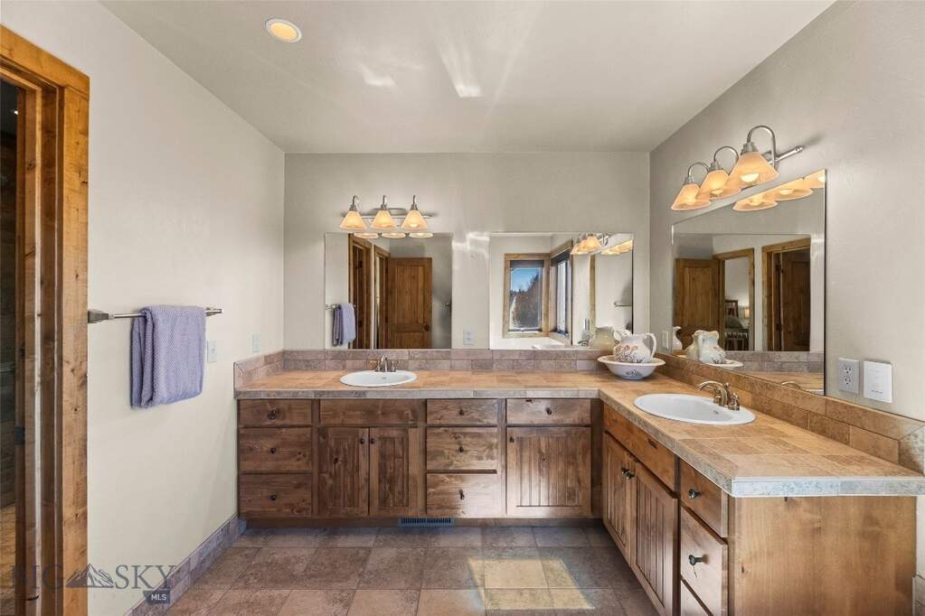 3 Bedroom Single Family Home/House's Image 49