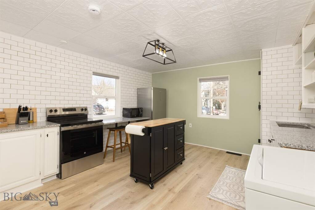 3 Bedroom Single Family Home/House's Image 17