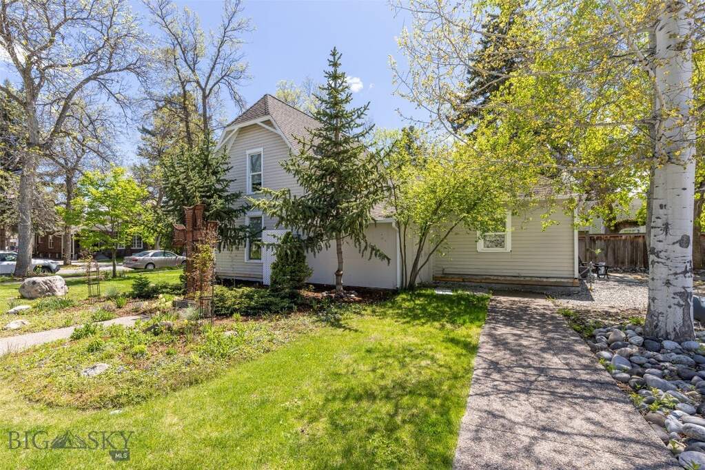 3 Bedroom Single Family Home/House's Image 3