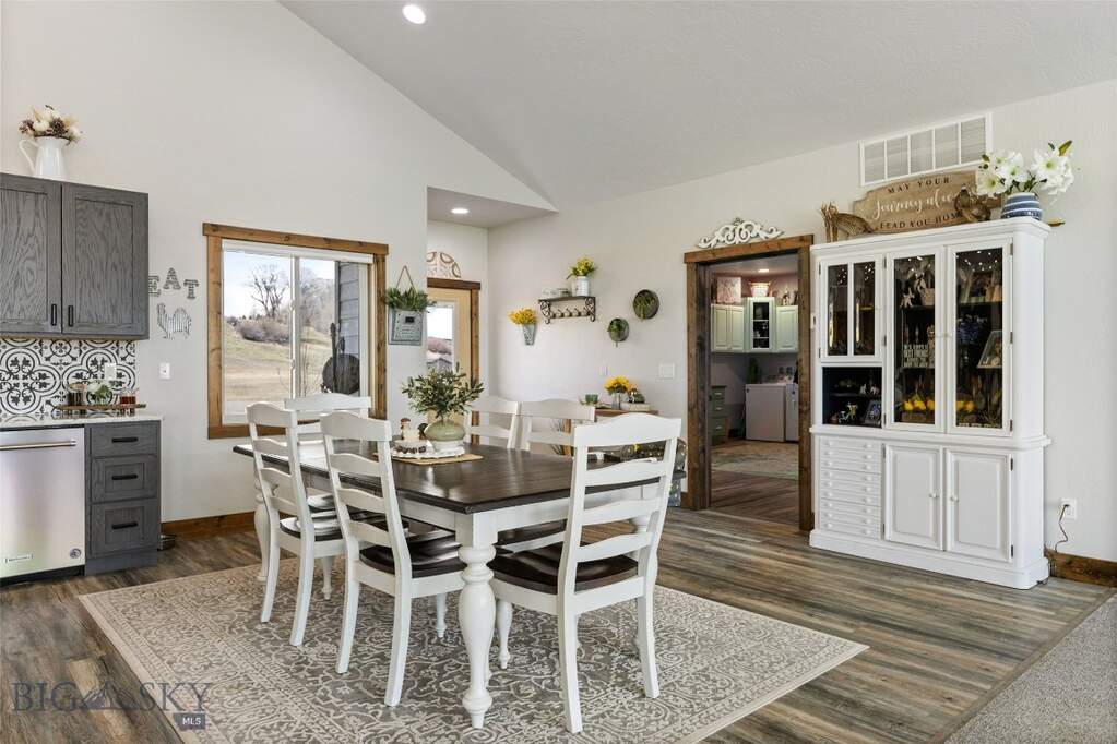 3 Bedroom Single Family Home/House's Image 8