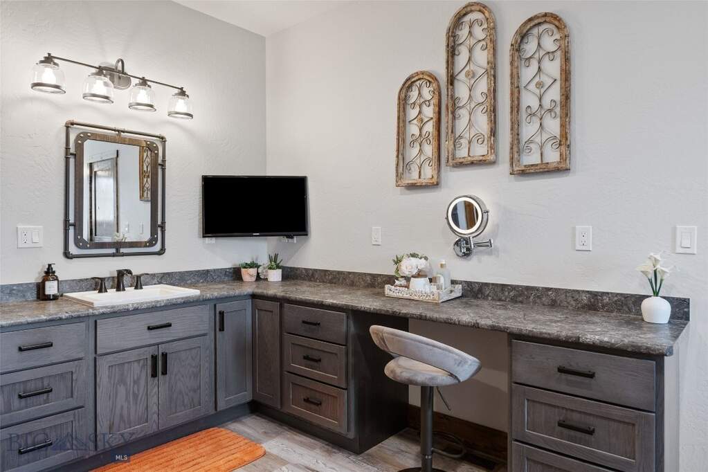 3 Bedroom Single Family Home/House's Image 38