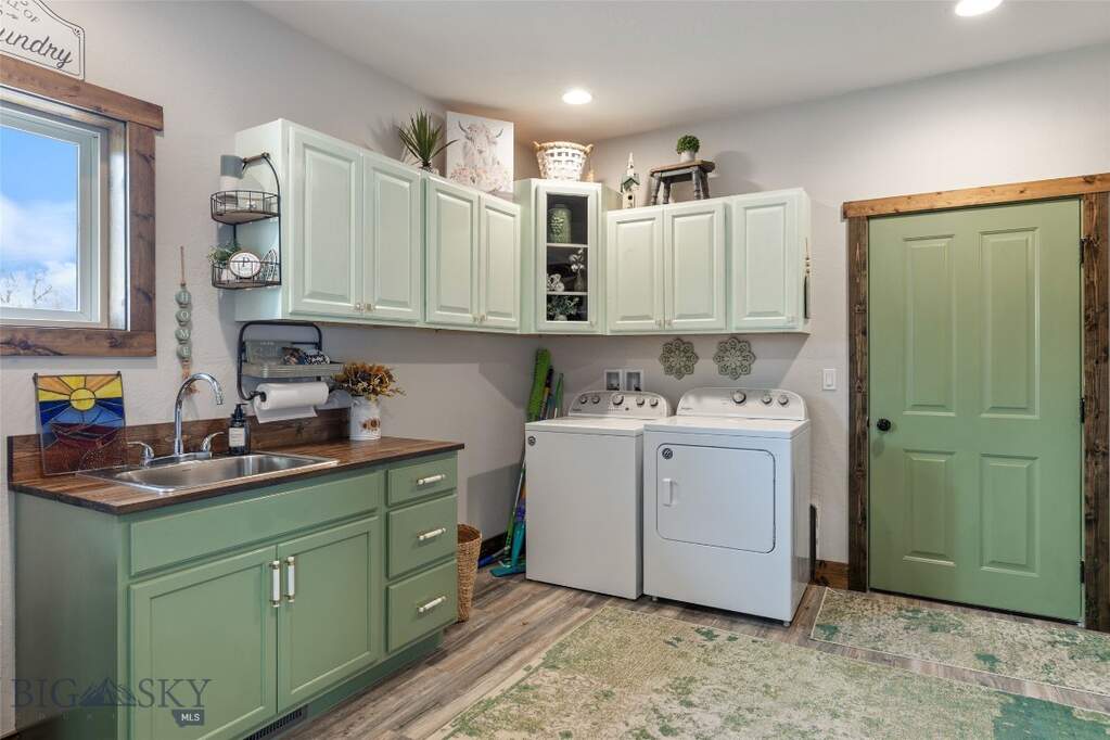 3 Bedroom Single Family Home/House's Image 54