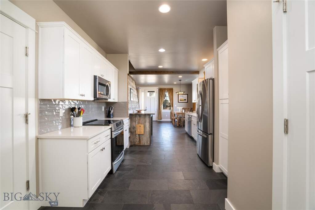 4 Bedroom Single Family Home/House's Image 9