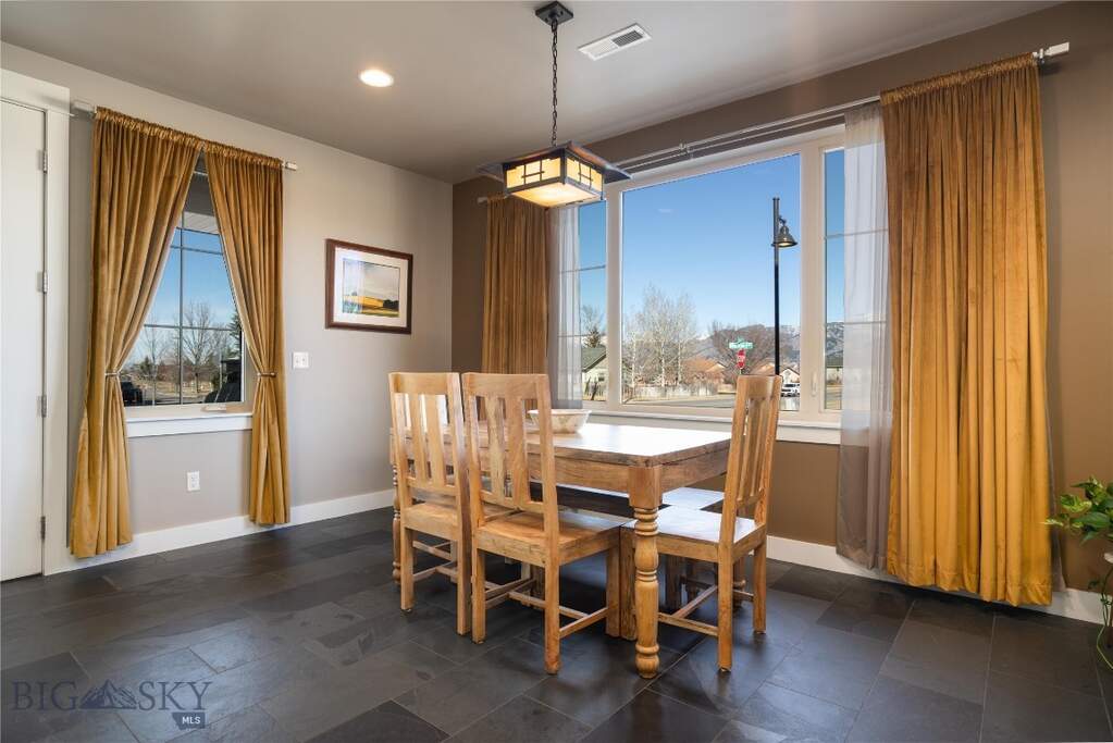 4 Bedroom Single Family Home/House's Image 15