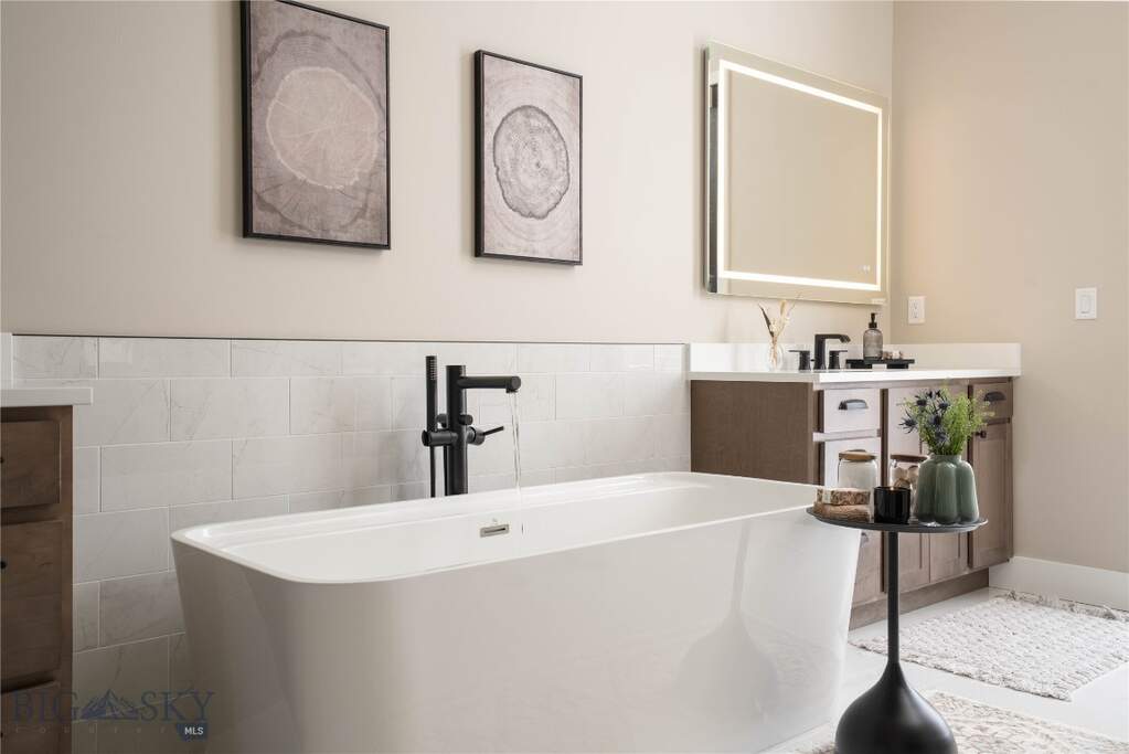 4 Bedroom Villa/Townhouse's Image 17