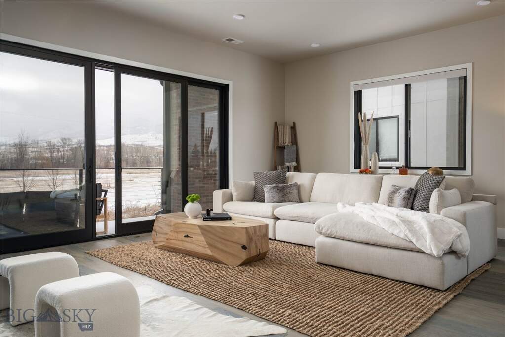 4 Bedroom Villa/Townhouse's Image 36