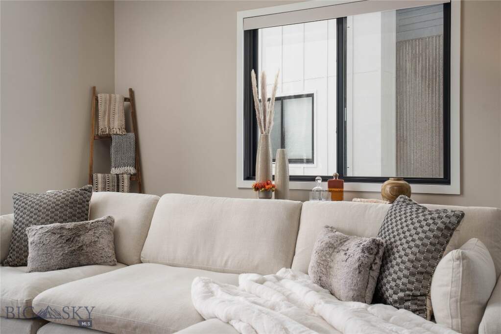 4 Bedroom Villa/Townhouse's Image 37