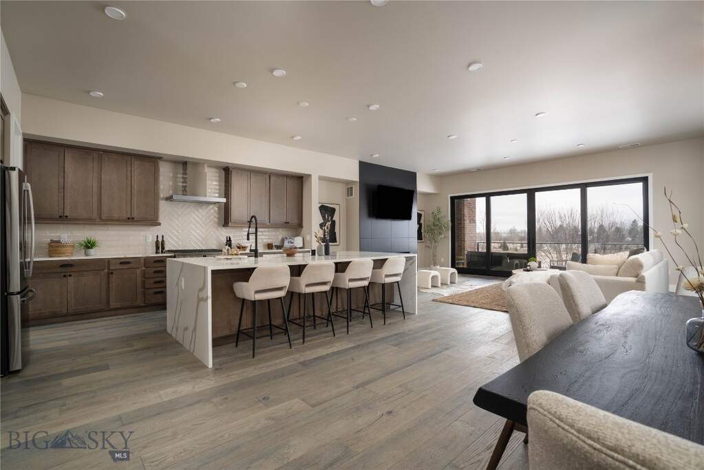 4 Bedroom Villa/Townhouse's Image 3