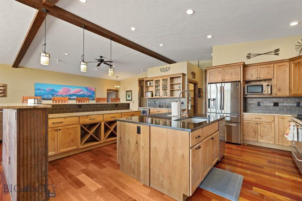 5 Bedroom Single Family Home/House's Image 8