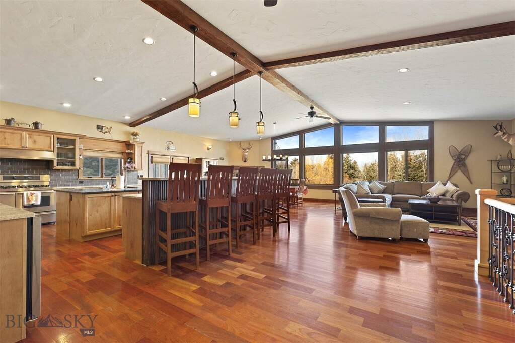 5 Bedroom Single Family Home/House's Image 4