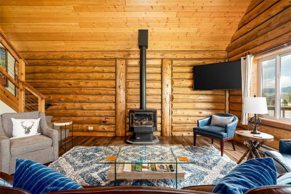 3 Bedroom Single Family Home/House's Image 3
