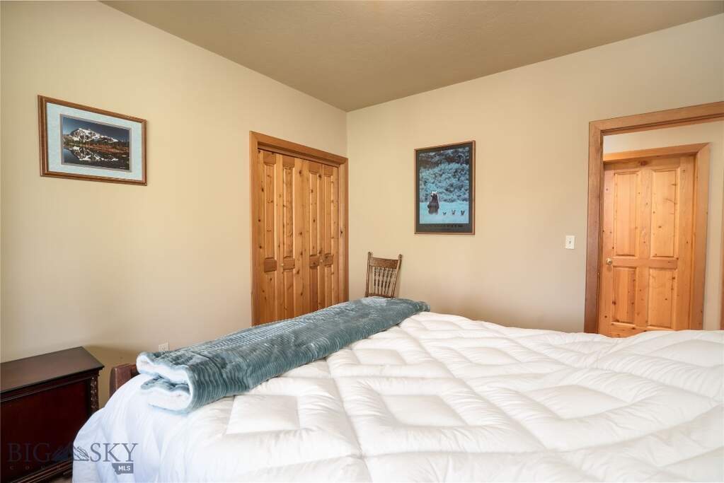 4 Bedroom Single Family Home/House's Image 60