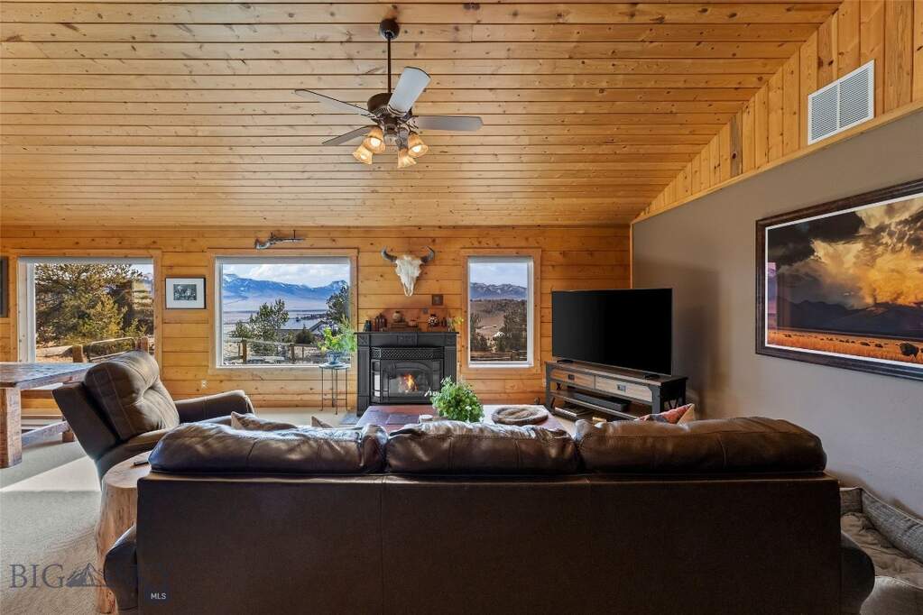 3 Bedroom Single Family Home/House's Image 6