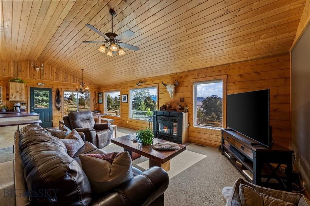 3 Bedroom Single Family Home/House's Image 7
