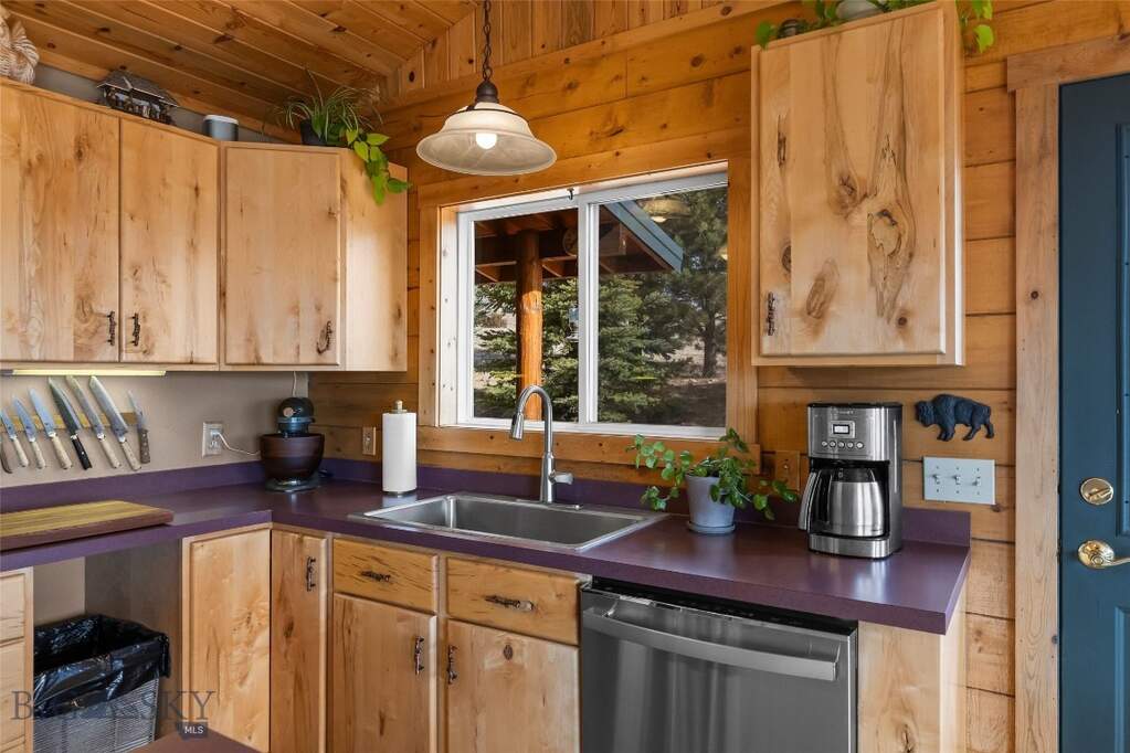 3 Bedroom Single Family Home/House's Image 16