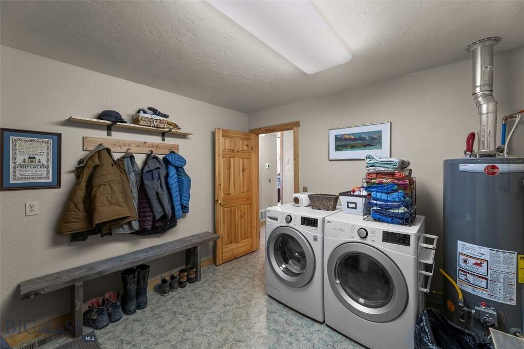 3 Bedroom Single Family Home/House's Image 38