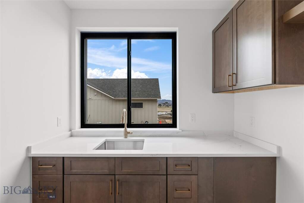 4 Bedroom Single Family Home/House's Image 43