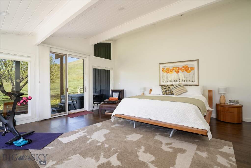 5 Bedroom Single Family Home/House's Image 23