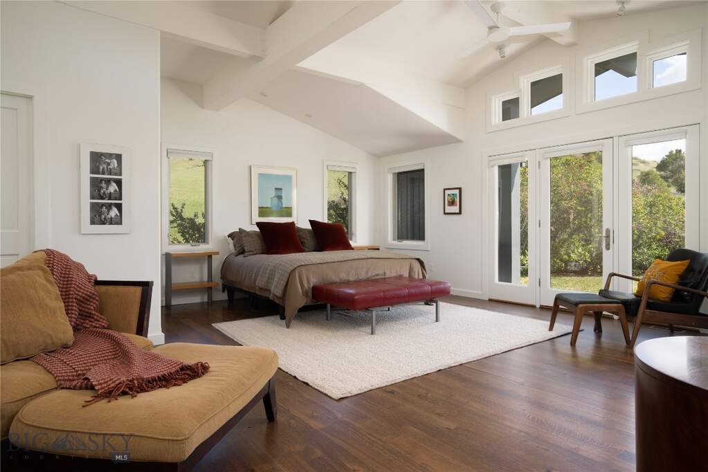 5 Bedroom Single Family Home/House's Image 28
