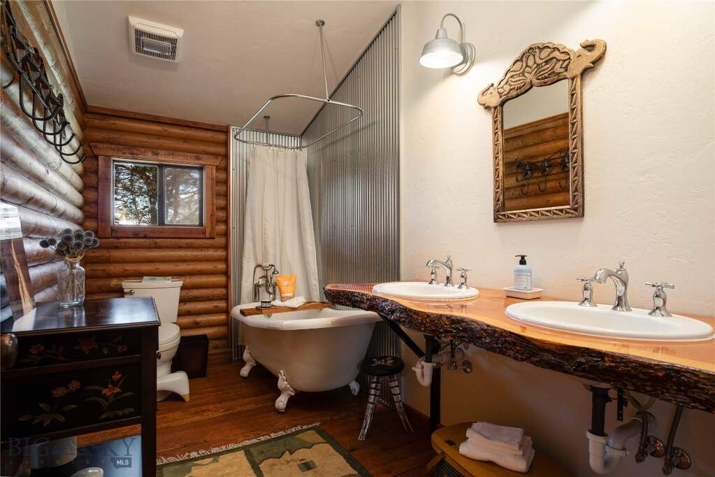 5 Bedroom Single Family Home/House's Image 46