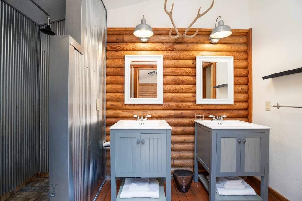 5 Bedroom Single Family Home/House's Image 47