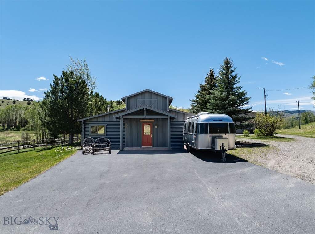 5 Bedroom Single Family Home/House's Image 76
