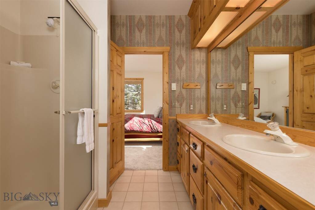 4 Bedroom Single Family Home/House's Image 7