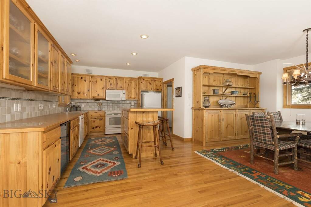 4 Bedroom Single Family Home/House's Image 10