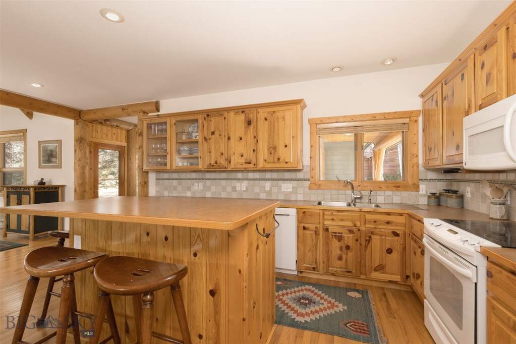 4 Bedroom Single Family Home/House's Image 12