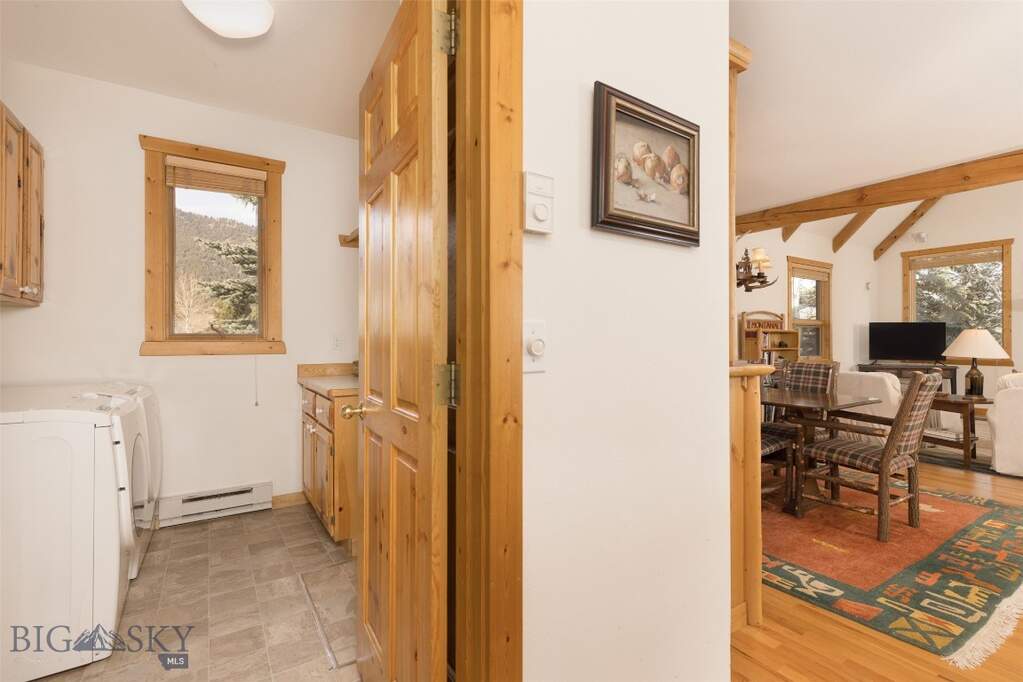 4 Bedroom Single Family Home/House's Image 32