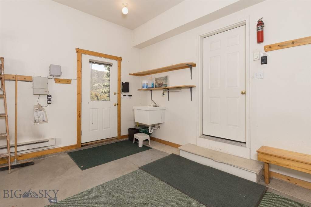 4 Bedroom Single Family Home/House's Image 35