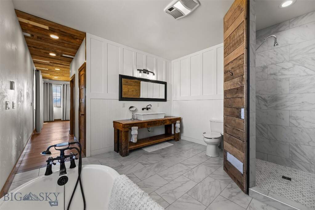 3 Bedroom Single Family Home/House's Image 35