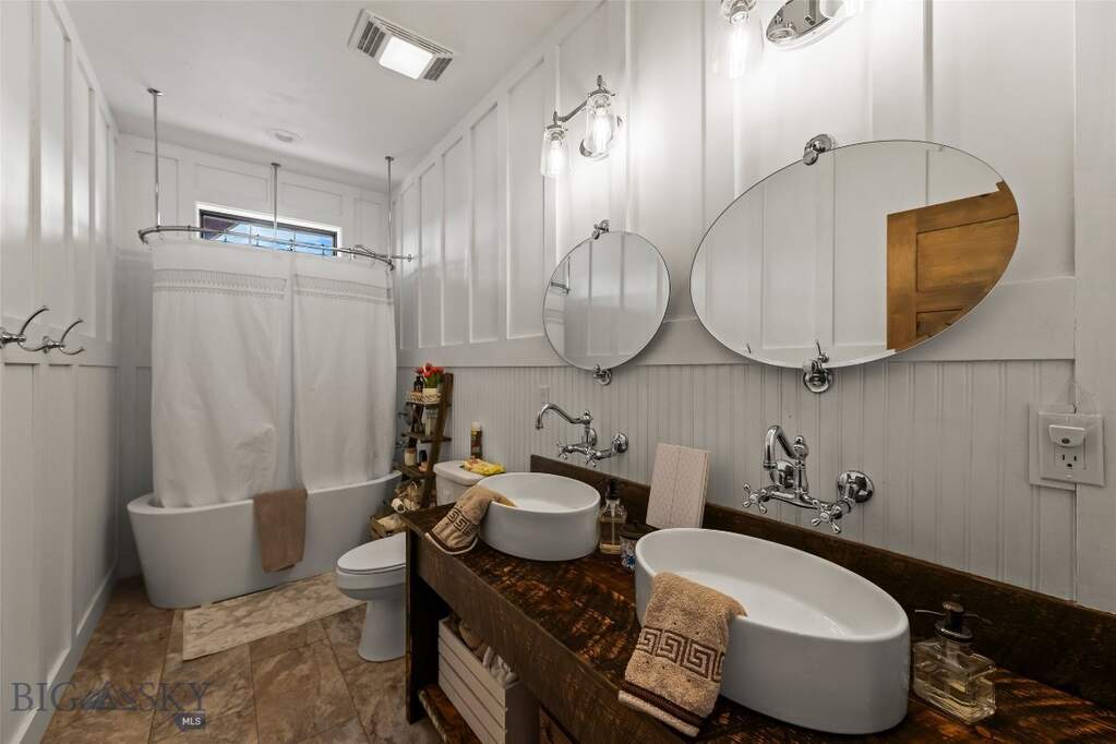 3 Bedroom Single Family Home/House's Image 45