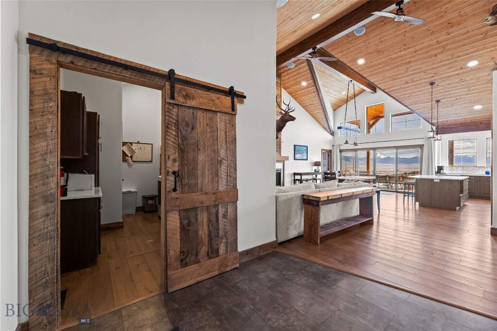 3 Bedroom Single Family Home/House's Image 46
