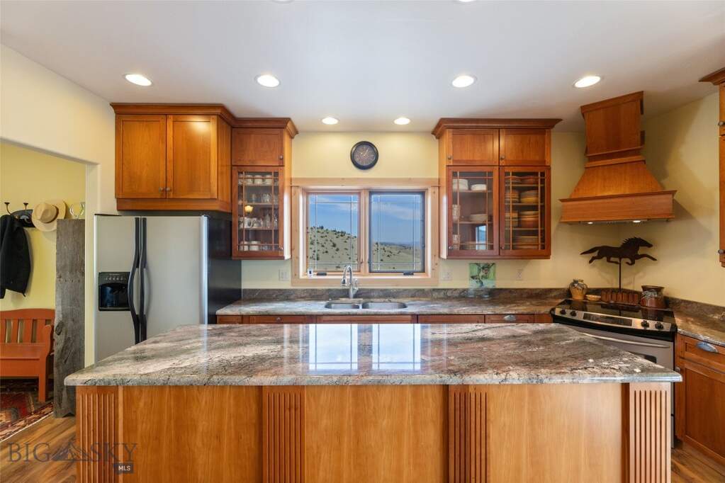 4 Bedroom Single Family Home/House's Image 17
